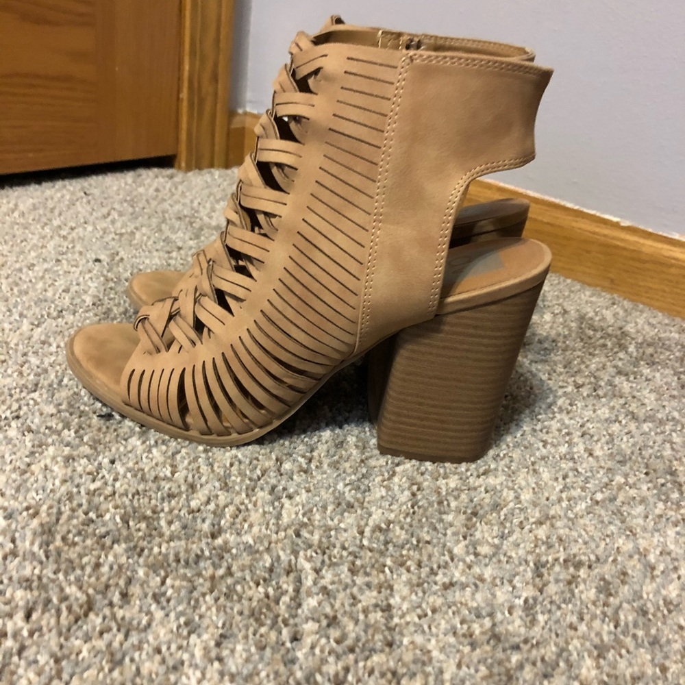 Tan heels